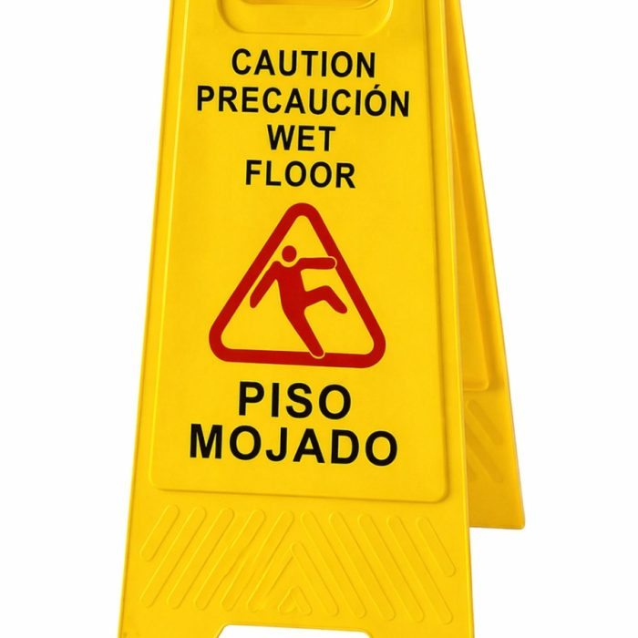 Señal de advertencia piso mojado.